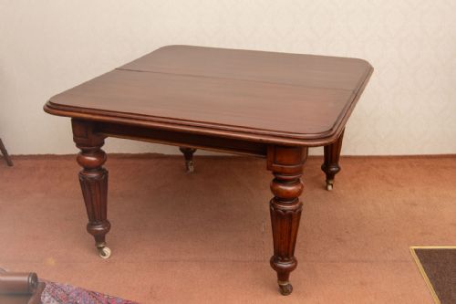 VERY GOOD MAHOGANY EXTENDING DINING TABLE - ADDITIONAL PHOTO 6
