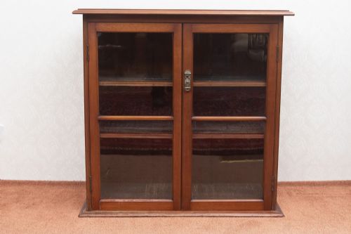 A FLOOR STANDING VICTORIAN BOOKCASE - ADDITIONAL PHOTO 2