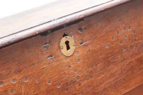LATE 17TH CENTURY OAK COFFER - ADDITIONAL PHOTO 1