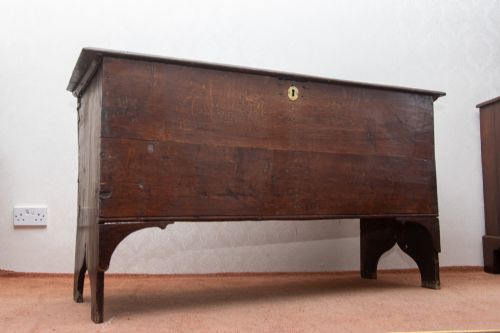 LATE 17TH CENTURY OAK COFFER - ADDITIONAL PHOTO 3