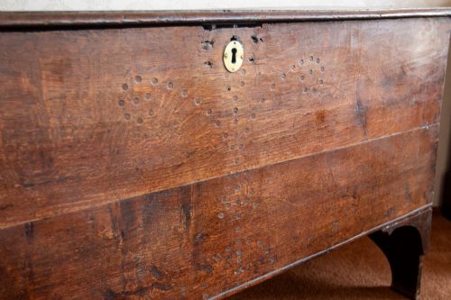 LATE 17TH CENTURY OAK COFFER - ADDITIONAL PHOTO 5
