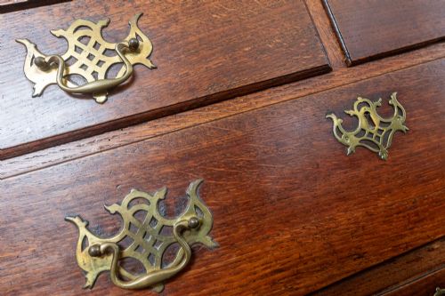 18TH CENTURY OAK CHEST ON STAND - ADDITIONAL PHOTO 1