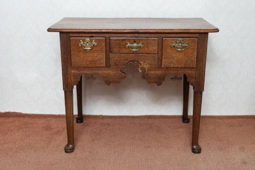 VERY PRETTY 18TH CENTURY LOWBOY IN LIGHT OAK - ADDITIONAL PHOTO 9