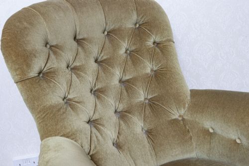 MAHOGANY FRAMED BUTTON BACK ARMCHAIR - ADDITIONAL PHOTO 2