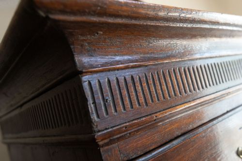 GOOD EIGHTEENTH CENTURY OAK CHEST ON CHEST - ADDITIONAL PHOTO 1