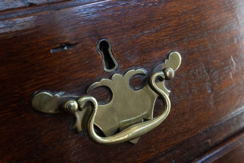 GOOD EIGHTEENTH CENTURY OAK CHEST ON CHEST - ADDITIONAL PHOTO 3