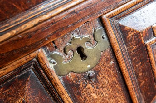 LATE 17TH CENTURY JACOBEAN OAK CHEST OF DRAWERS - ADDITIONAL PHOTO 1