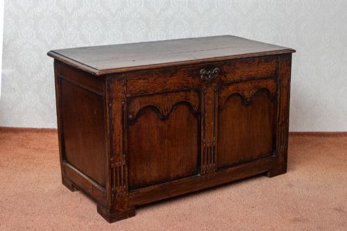 unusual small sized 17th century oak coffer - CATEGORY: ANTIQUE CHESTS - DATED GEORGIAN