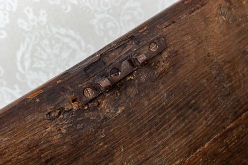 UNUSUAL SMALL SIZED 17TH CENTURY OAK COFFER - ADDITIONAL PHOTO 12