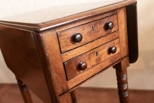 GEORGE III MAHOGANY WORK TABLE WITH TWO DRAWERS - ADDITIONAL PHOTO 2