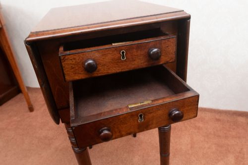 GEORGE III MAHOGANY WORK TABLE WITH TWO DRAWERS - ADDITIONAL PHOTO 6