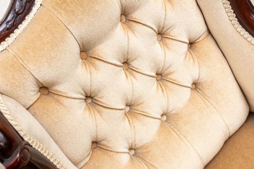 AN UPHOLSTERED VICTORIAN EASY CHAIR - ADDITIONAL PHOTO 5