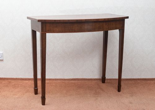 PRETTY MAHOGANY BOW FRONT SIDE TABLE - ADDITIONAL PHOTO 2
