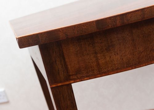 PRETTY MAHOGANY BOW FRONT SIDE TABLE - ADDITIONAL PHOTO 4