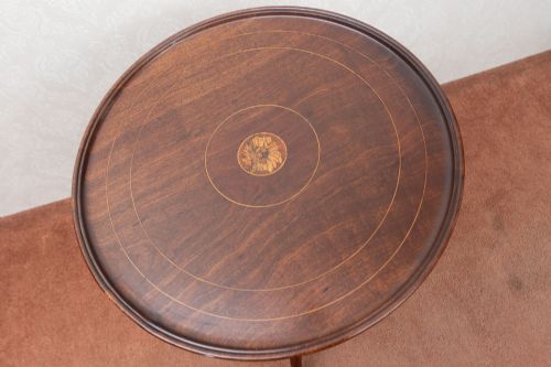 ANTIQUE TRIPOD TABLE ON ATTRACTIVE UMBRELLA LEGS - ADDITIONAL PHOTO 2