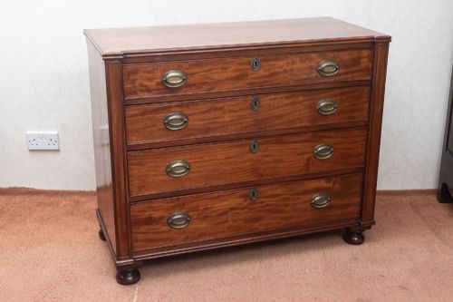 GOOD EARLY 19TH CENTURY MAHOGANY DRESSING CHEST - ADDITIONAL PHOTO 1