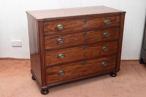 GOOD EARLY 19TH CENTURY MAHOGANY DRESSING CHEST - ADDITIONAL PHOTO 6
