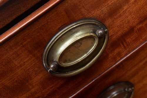 GOOD EARLY 19TH CENTURY MAHOGANY DRESSING CHEST - ADDITIONAL PHOTO 9