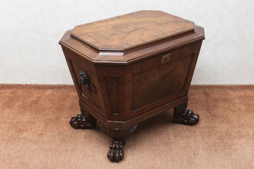 very good regency period cellerette in mahogany - CATEGORY: ANTIQUE MISCELLANEOUS - DATED 19TH CENTURY