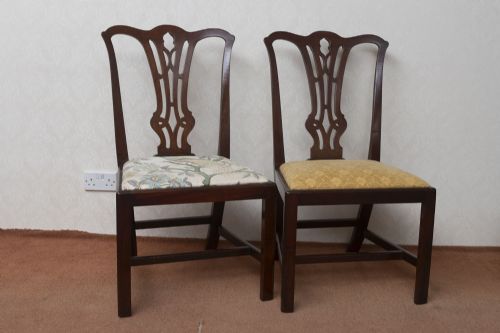 PAIR OF MID 18TH CENTURY MAHOGANY SIDE CHAIRS - ADDITIONAL PHOTO 4