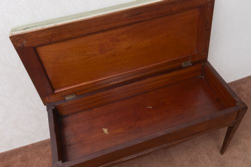 A VERY ATTRACTIVE MAHOGANY PIANO STOOL - ADDITIONAL PHOTO 7