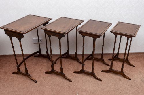 QUARTETTO OF MAHOGANY TABLES IN PERFECT CONDITION - ADDITIONAL PHOTO 4