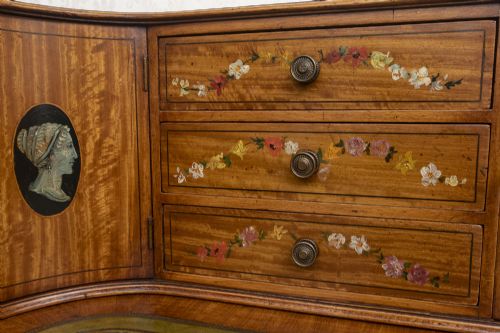 EXTREMELY FINE CARLTON HOUSE WRITING DESK IN SATIN WOOD - ADDITIONAL PHOTO 8