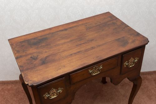 18TH CENTURY COUNTRY MADE LOW BOY - ADDITIONAL PHOTO 2