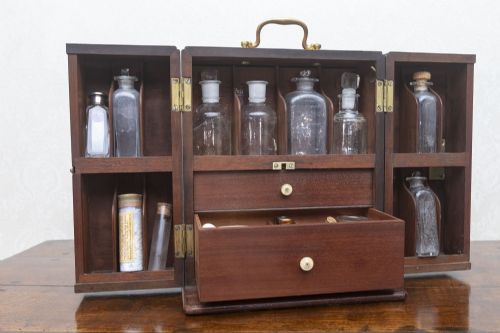 ANTIQUE VETERINARY CABINET - ADDITIONAL PHOTO 2