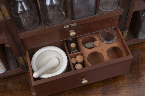 ANTIQUE VETERINARY CABINET - ADDITIONAL PHOTO 4