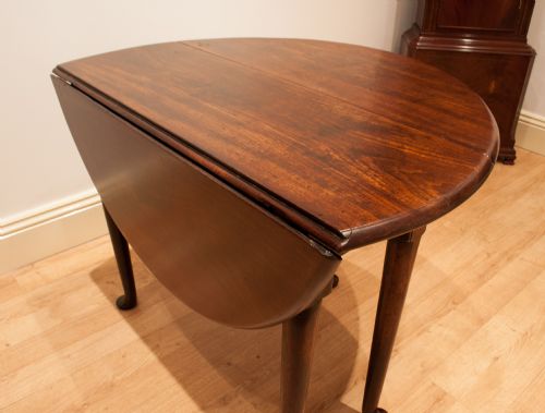 fig 4. A Small Georgian Mahogany Occasional/Supper Table