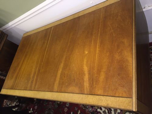 A SUPERB QUALITY GEORGE III SATINWOOD AND AMBOYNA BANDED SOFA TABLE - ADDITIONAL PHOTO 2