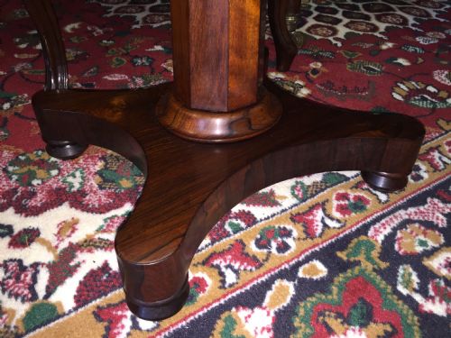 A FINE WILLIAM IV ROSEWOOD OCCASIONAL TABLE - ADDITIONAL PHOTO 2