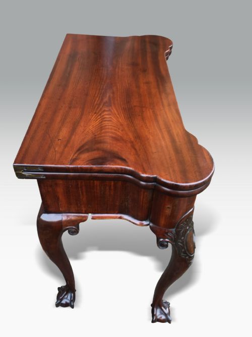 A SUPERB IMPORTANT IRISH MID 18TH C MAHOGANY CARD OR GAMES TABLE - ADDITIONAL PHOTO 2