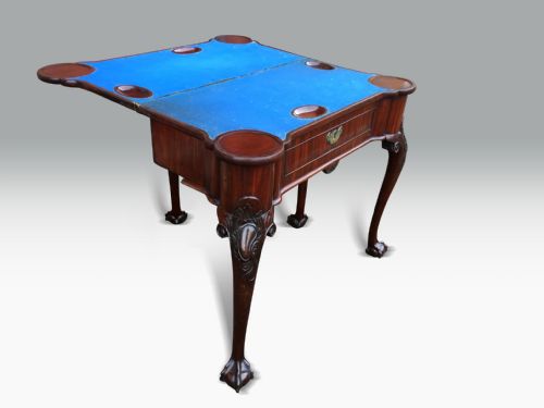 A SUPERB IMPORTANT IRISH MID 18TH C MAHOGANY CARD OR GAMES TABLE - ADDITIONAL PHOTO 3