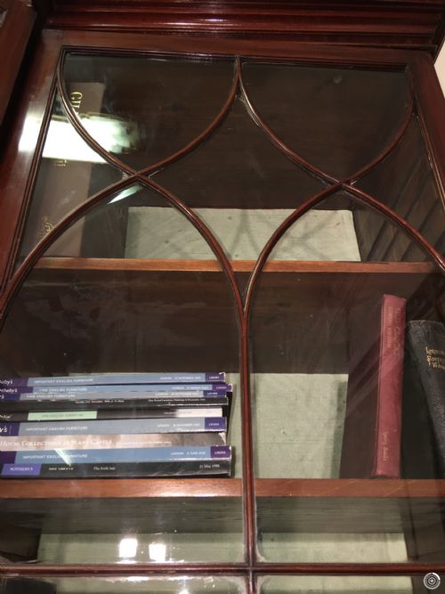 A SUPERB IMPORTANT GEORGE III MAHOGANY BREAKFRONT SECRETAIRE BOOKCASE OF MAGNIFICENT PROPORTIONS - ADDITIONAL PHOTO 12