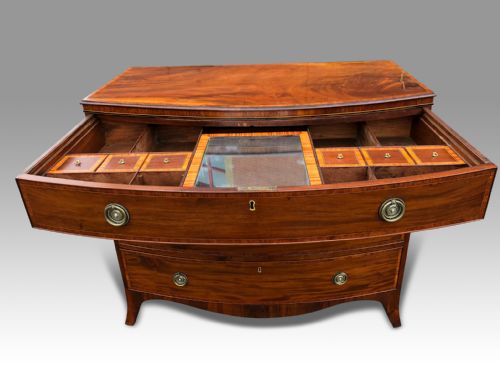 A SUPERB GEORGE III MAHOHANY TULIPWOOD BANDED BOWFRONT DRESSING CHEST - ADDITIONAL PHOTO 8