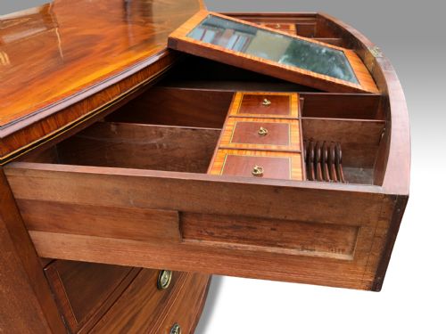 A SUPERB GEORGE III MAHOHANY TULIPWOOD BANDED BOWFRONT DRESSING CHEST - ADDITIONAL PHOTO 11