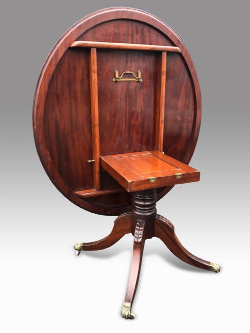 A FINE QUALITY REGENCY MAHOGANY EBONY INLAID TILT TOP OVAL BREAKFAST TABLE - ADDITIONAL PHOTO 1