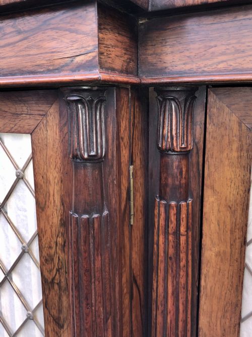 A MAGNIFICENT LATE REGENCY ROSEWOOD BREAKFRONT SIDE CABINET IN THE MANNER OF GILLOWS - ADDITIONAL PHOTO 5