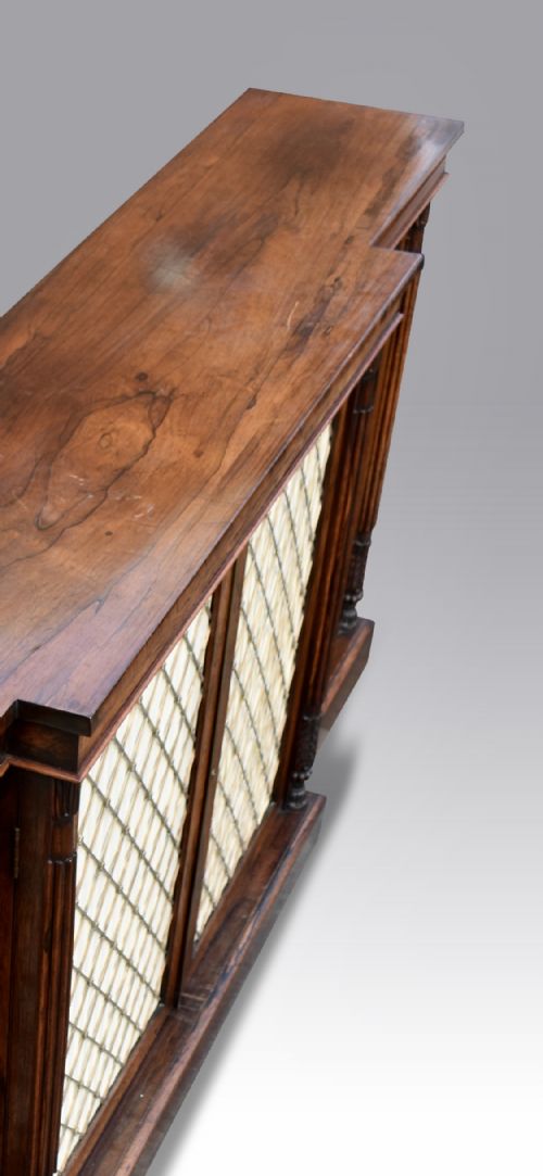 A MAGNIFICENT LATE REGENCY ROSEWOOD BREAKFRONT SIDE CABINET IN THE MANNER OF GILLOWS - ADDITIONAL PHOTO 10