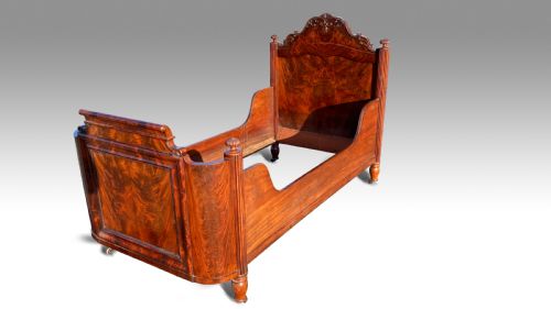 a magnificent mid 19th century mahogany childs bed - CATEGORY: ANTIQUE BEDS - DATED 19TH CENTURY