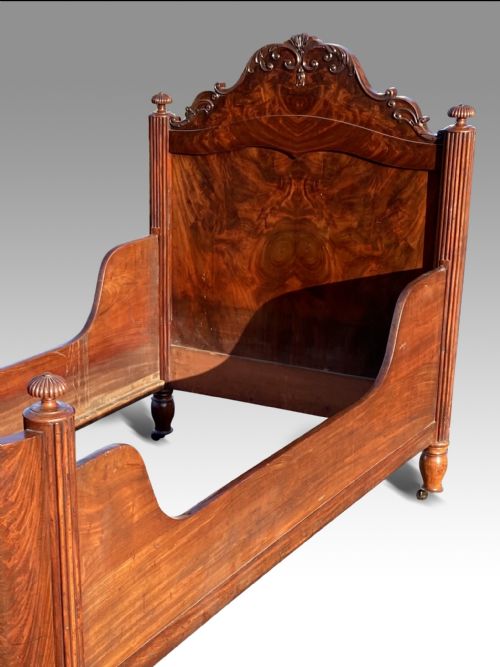 A MAGNIFICENT MID 19TH CENTURY MAHOGANY CHILDS BED - ADDITIONAL PHOTO 2