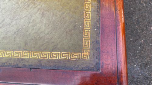 A REGENCY MAHOGANY CHAMBER WRITING TABLE BY GILLOWS - ADDITIONAL PHOTO 12