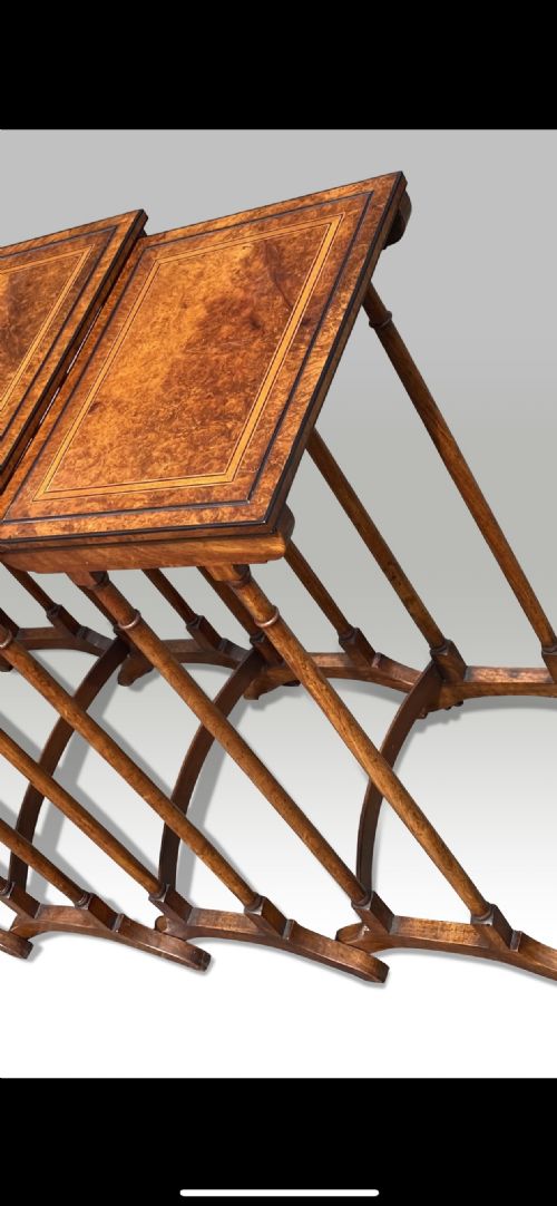A SUPERB GEORGIAN SHERATON PERIOD NEST OF QUARTETTO TABLES - ADDITIONAL PHOTO 4