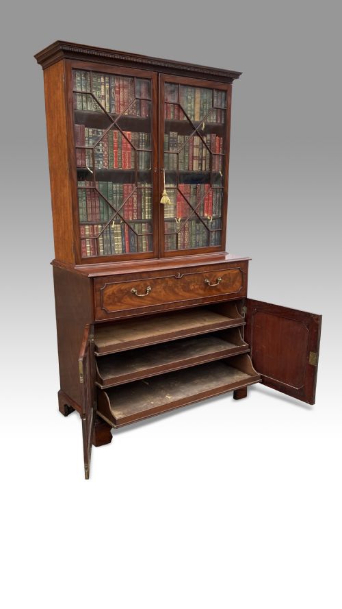 A FINE CHIPPENDALE PERIOD MAHOGANY SECRETAIRE BOOKCASE - ADDITIONAL PHOTO 5