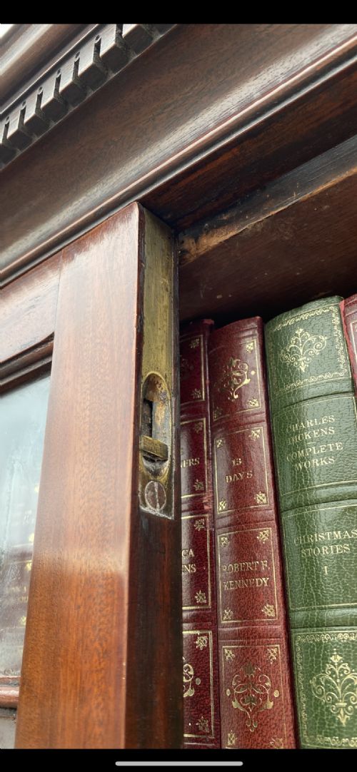 A FINE CHIPPENDALE PERIOD MAHOGANY SECRETAIRE BOOKCASE - ADDITIONAL PHOTO 2