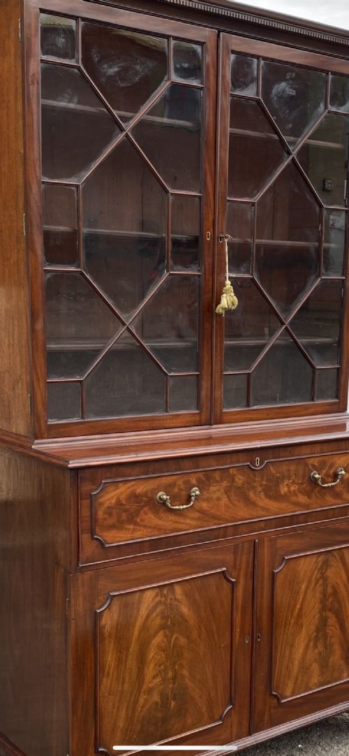 A FINE CHIPPENDALE PERIOD MAHOGANY SECRETAIRE BOOKCASE - ADDITIONAL PHOTO 4