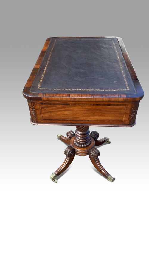 A FINE REGENCY IRISH MAHOGANY TABLE IN THE MANNER OF WILLIAMS GIBTON DUBLIN - ADDITIONAL PHOTO 1