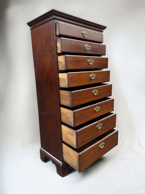 A SUPERB MID 18TH C IRISH MAHOGANY TALLBOY CHEST - ADDITIONAL PHOTO 2